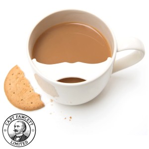 Чаша за кафе с предпазител за мустаци за десничари 